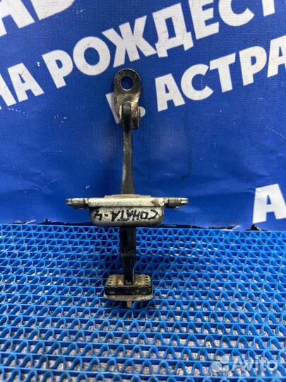 Ограничитель двери Hyundai Sonata 4 седан 2007