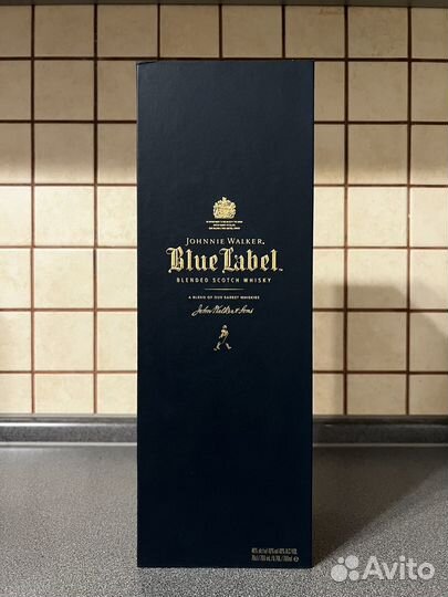 Бутылка Blue Label в коробке