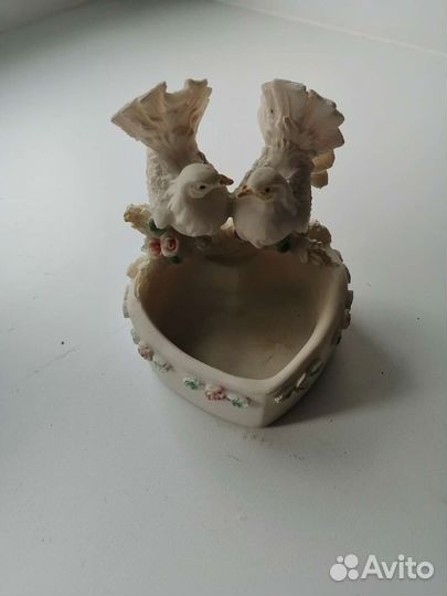 Сувенир, статуэтка, шкатулка 