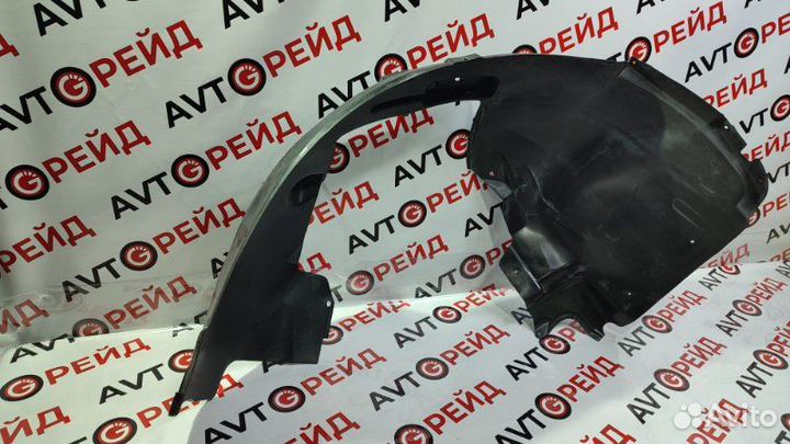 Подкрылок передний правый Audi Q5 8R cdnc