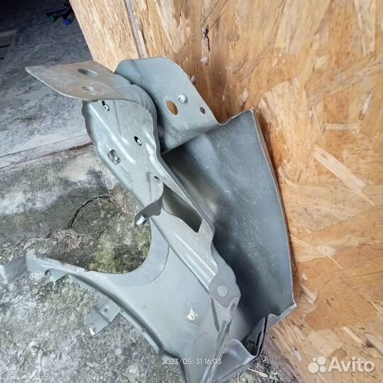 Правое крыло на LADA xray
