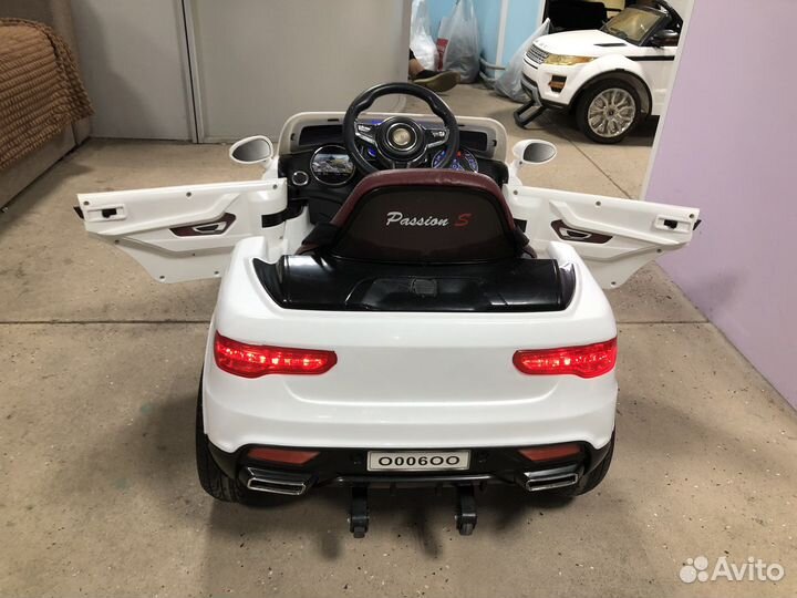 Детский электромобиль