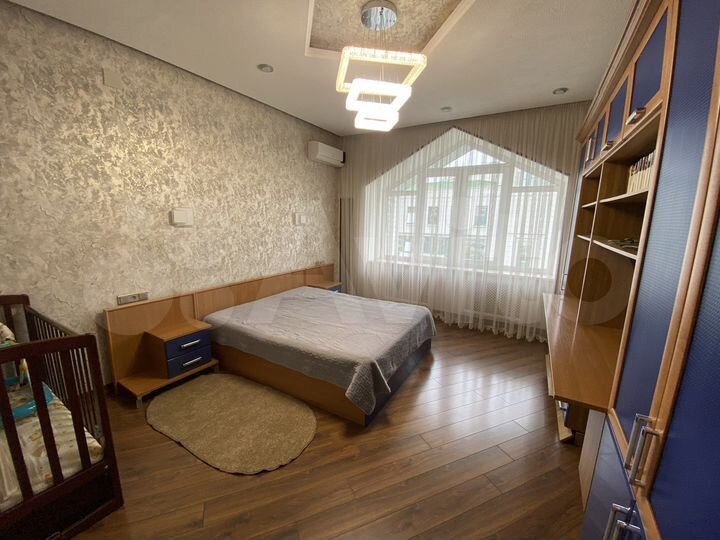 4-к. квартира, 210 м², 6/6 эт.