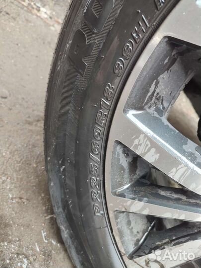 Roadstone Classe Premiere CP672 225/60 R18 99