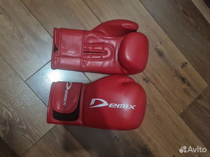 Боксерские перчатки детские 6 и 10 oz