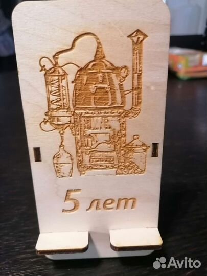 Подставка для телефона из дерева