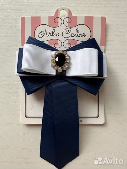 Праздничные заколки и резинки с бантиками