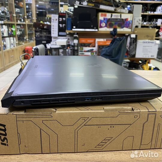 17.3» Ноутбук MSI Katana B12VFK-463XRU