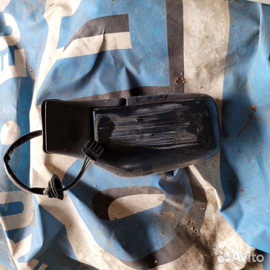 Зеркало боковое правое на вольво 850