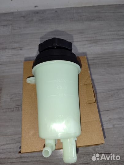 Бачок Гура Ford focus 3