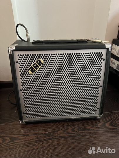 Электрогитара