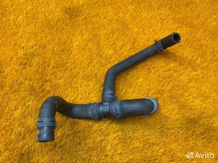 Патрубок системы охлаждения Volkswagen Passat B7