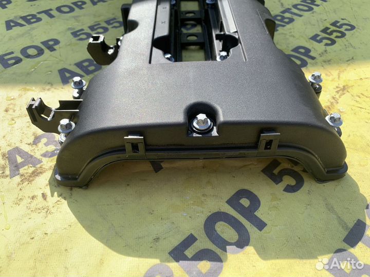 Клапанная крышка Opel Astra J