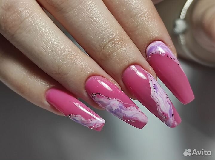 Модель на маникюр с покрытием гель лак