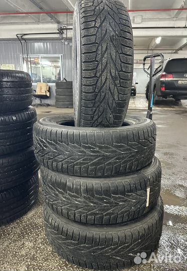 Nokian Tyres Hakkapeliitta R2 SUV 235/65 R20