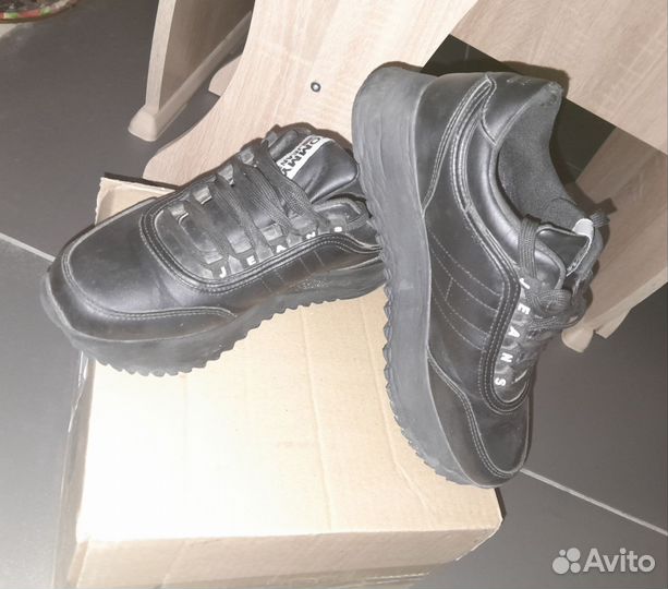 Кроссовки женские 38 размер бу