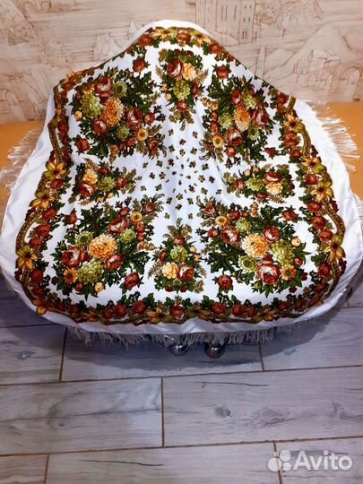 Павлопосадский шерстяной платок