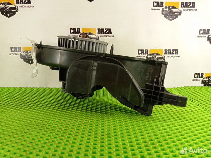 Моторчик отопителя Volvo S80