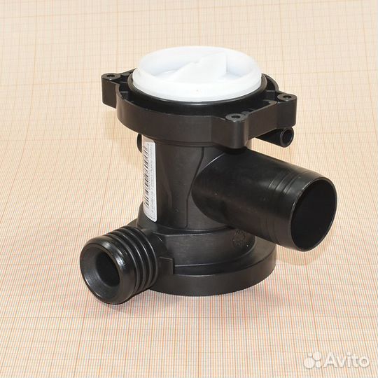 Корпус помпы Indesit с вставкой в фильтр, код C000