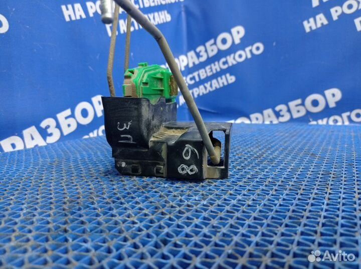 Задний правый замок двери Hyundai Solaris 1