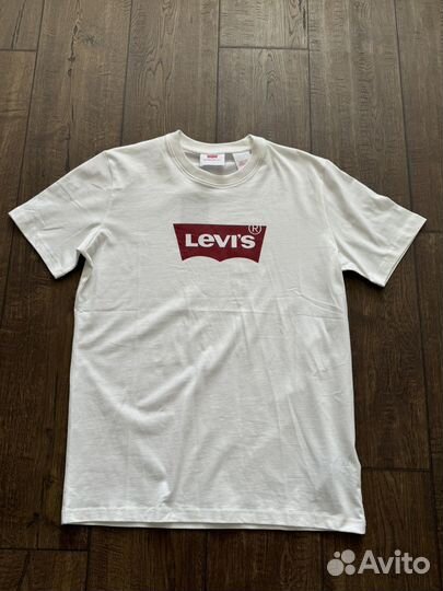 Футболка levis