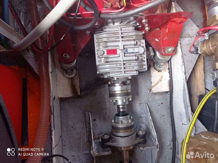 Моторная яхта,9.00м.сталь, голландия