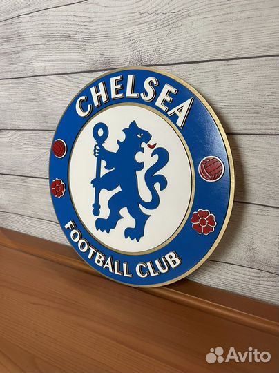Эмблема Челси из дерева