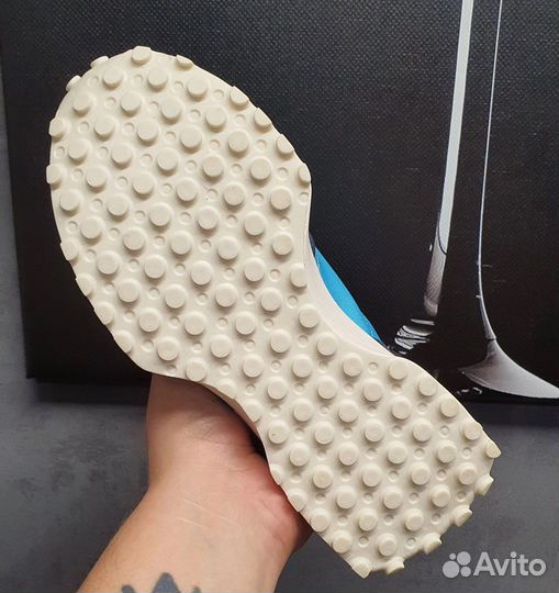 Кроссовки 327