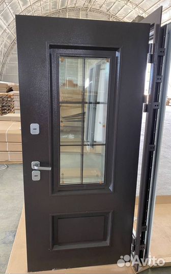 Входная металлическая дверь 