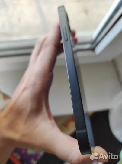 Телефон iPhone 12 64gb