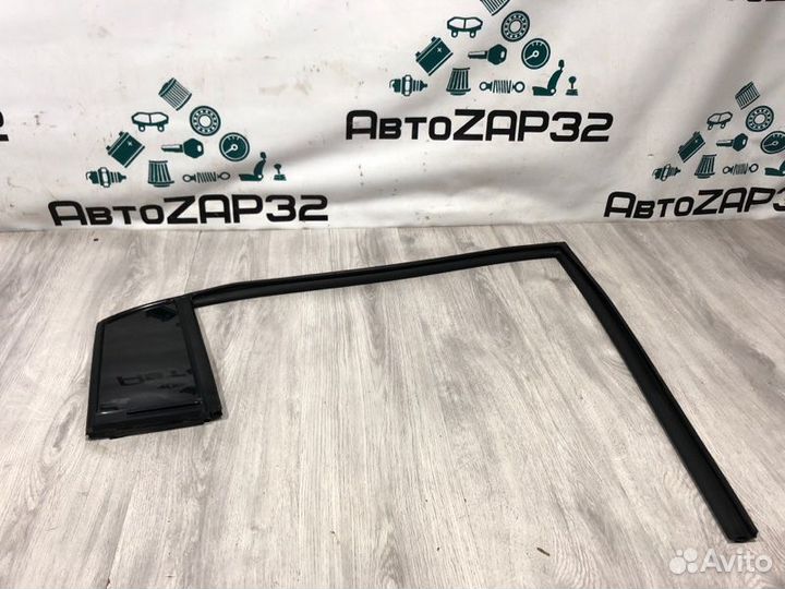 Форточка двери задняя правая Kia Rio X-Line G4FG