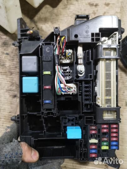 Блок предохранителей Toyota Corolla fielder NZE141G