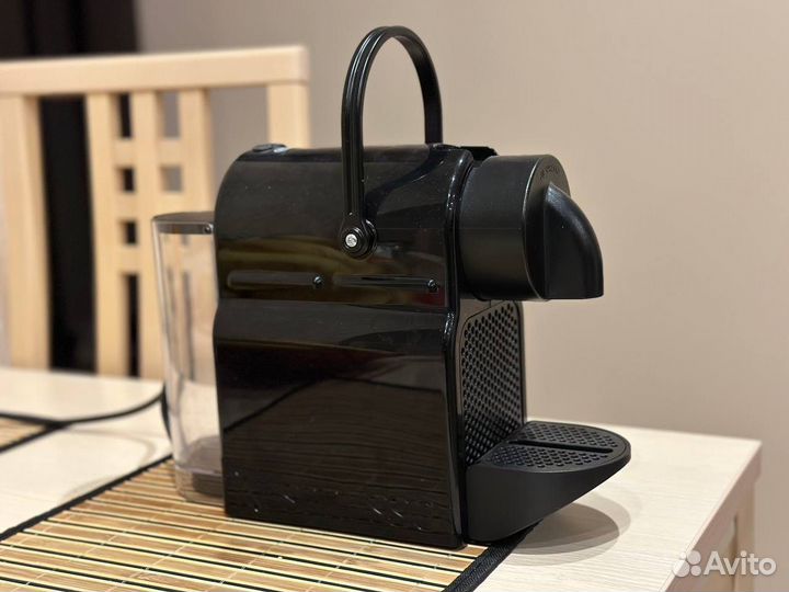 Кофемашина капсульная Delonghi EN80