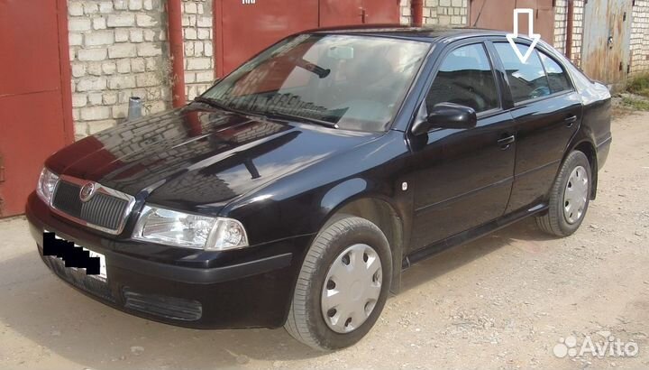 Стекло двери OctaviaTour заднее, 1U4 845 205