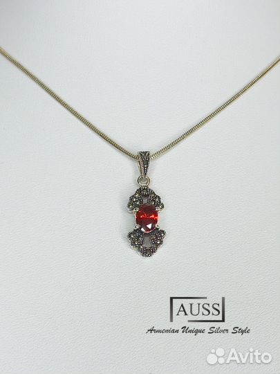 Серебряные серьги с гранатом