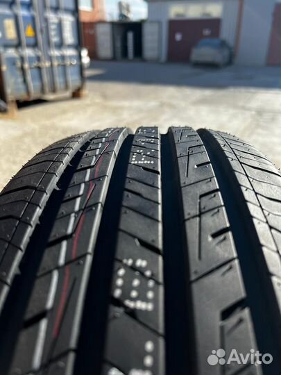 Tracmax X-Privilo TX5 215/60 R16 95V