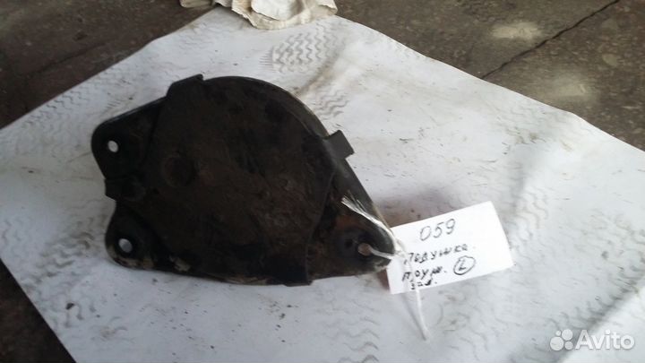 Подушка пружины задняя Toyota Highlander 3 2014