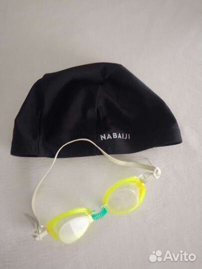 Очки и шапочка для плавания