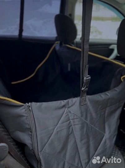 Автокресло для перевозки собак