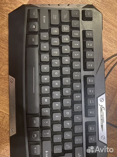 Игровая клавиатура и мышь