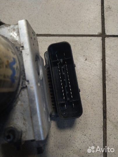 Блок abs Renault Megane 3 H4M729 2014