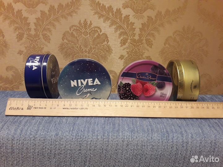 Жестяная металлическая банка