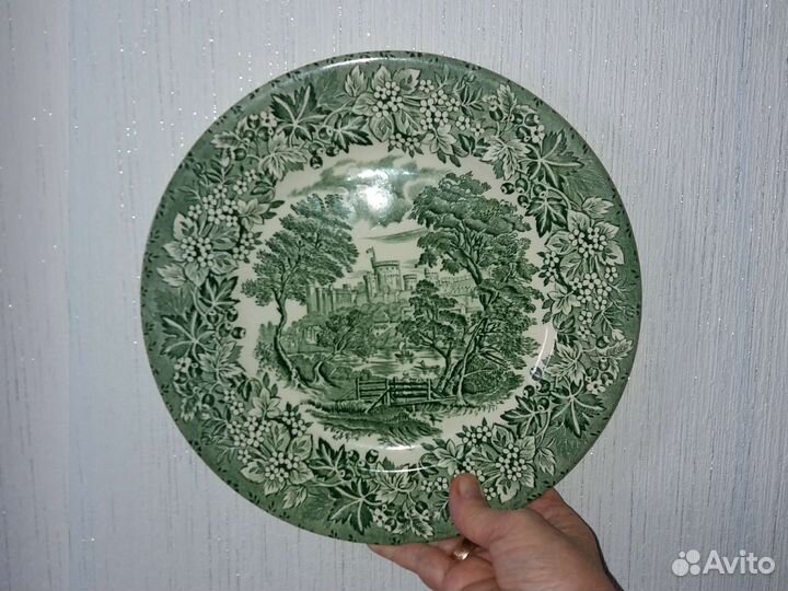 Настенная тарелка