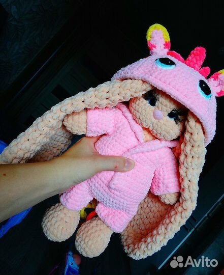 Вязаная плюшевая Зайка