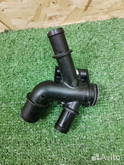 Патрубок системы охлаждения Ford Mondeo 5 1.5