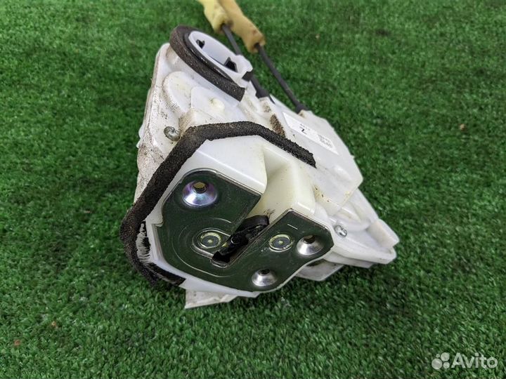 Замок двери передней левой Mazda 6 (GH) 2009
