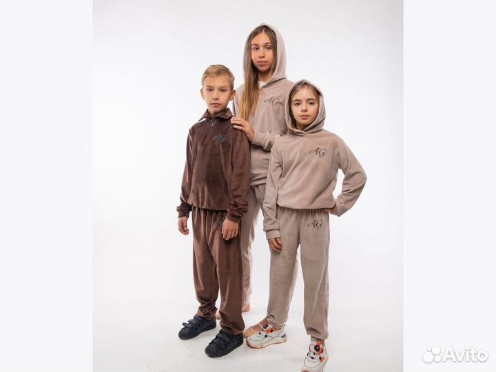 Велюровый спортивный костюм на мальчика