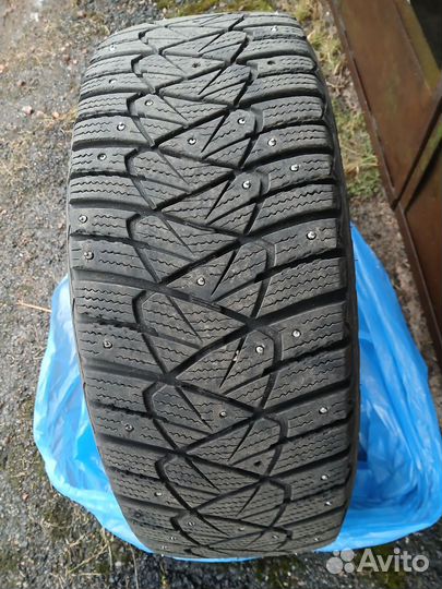 Goodyear Ultragrip 600 215/55 R16