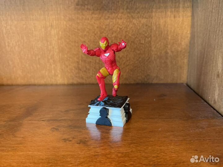 Фигурки и журналы Marvel Шахматы