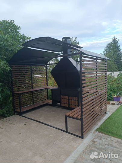 Мангал с крышей